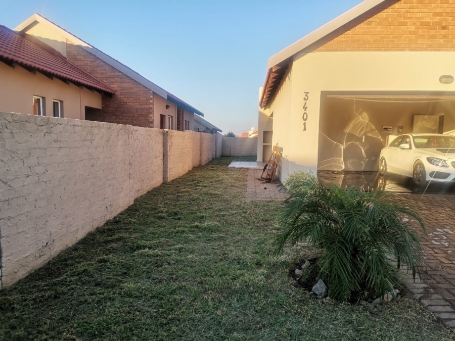 To Let 3 Bedroom Property for Rent in Waterkloof North West